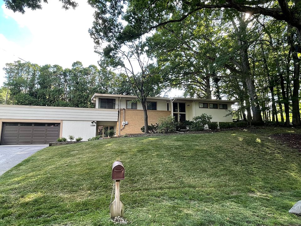 1st image of 1500 Blythe Ct NW