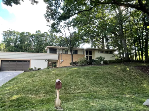 1500 Blythe Ct NW, Grand Rapids, MI 49504