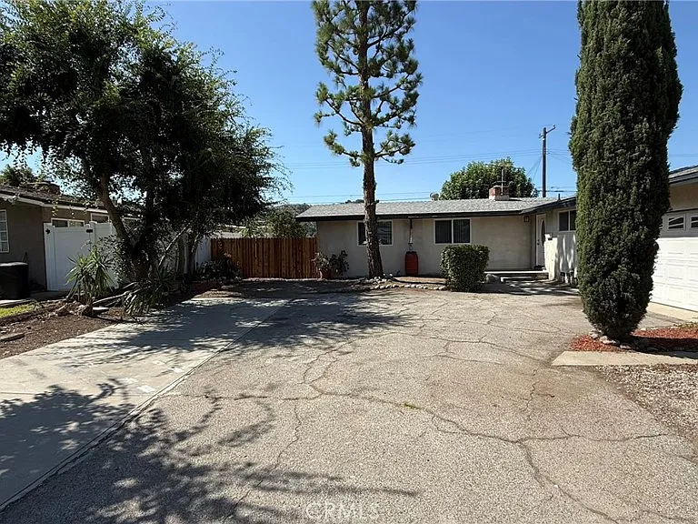 1002 E Walnut Ave — Photo 25