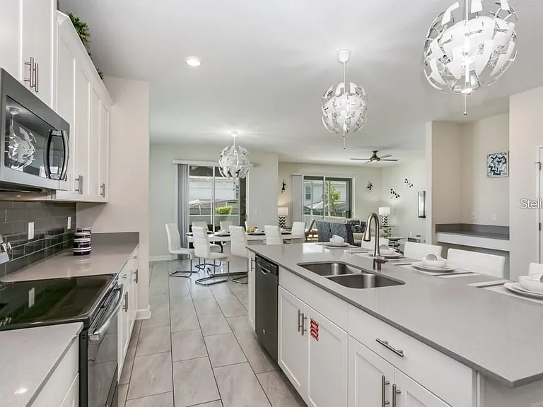 1561 Flange Dr — Photo 10