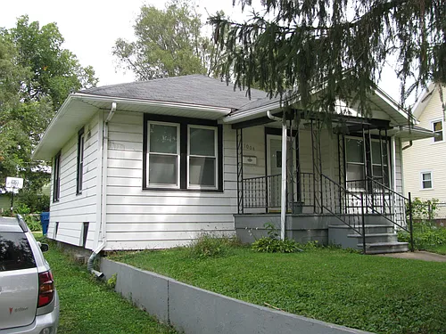 1004 W Hill St Photo 1