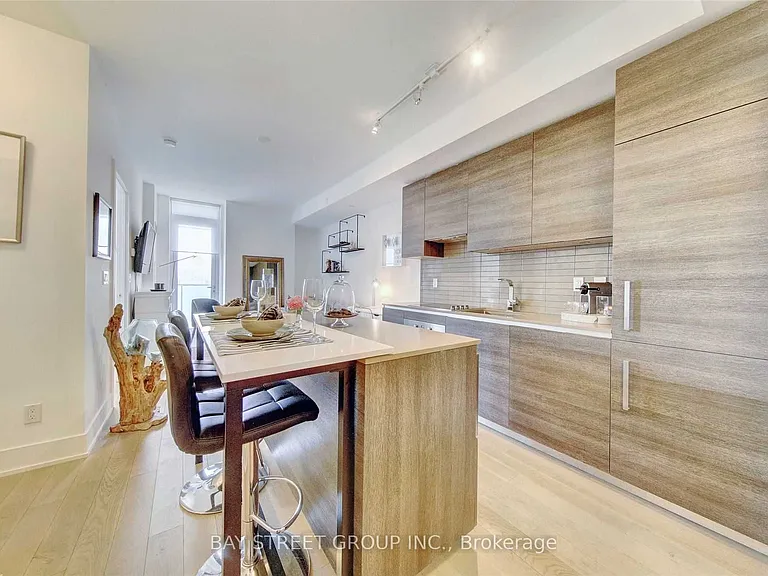 200 Bloor St W #1409 — Photo 6