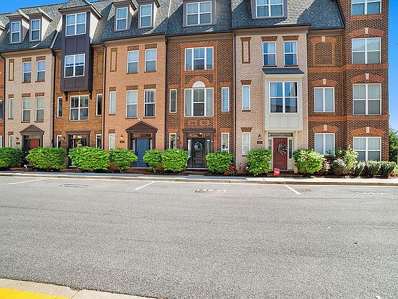 2nd image of 1420 Trafalgar Ln
