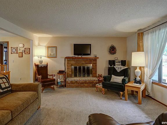 4th image of 888 Ha Mar Ave NE