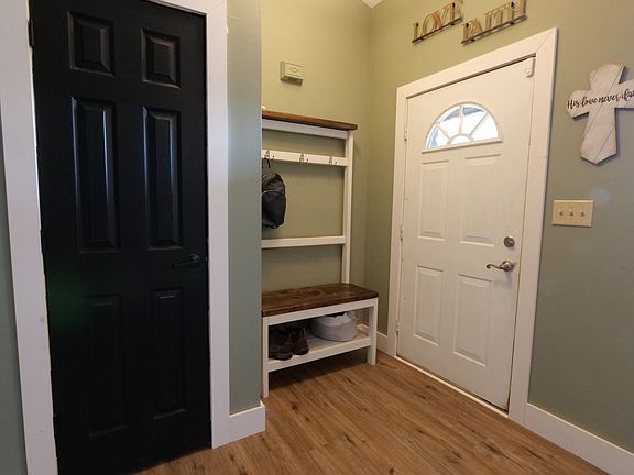 2nd image of 683 Clydesdale Ln