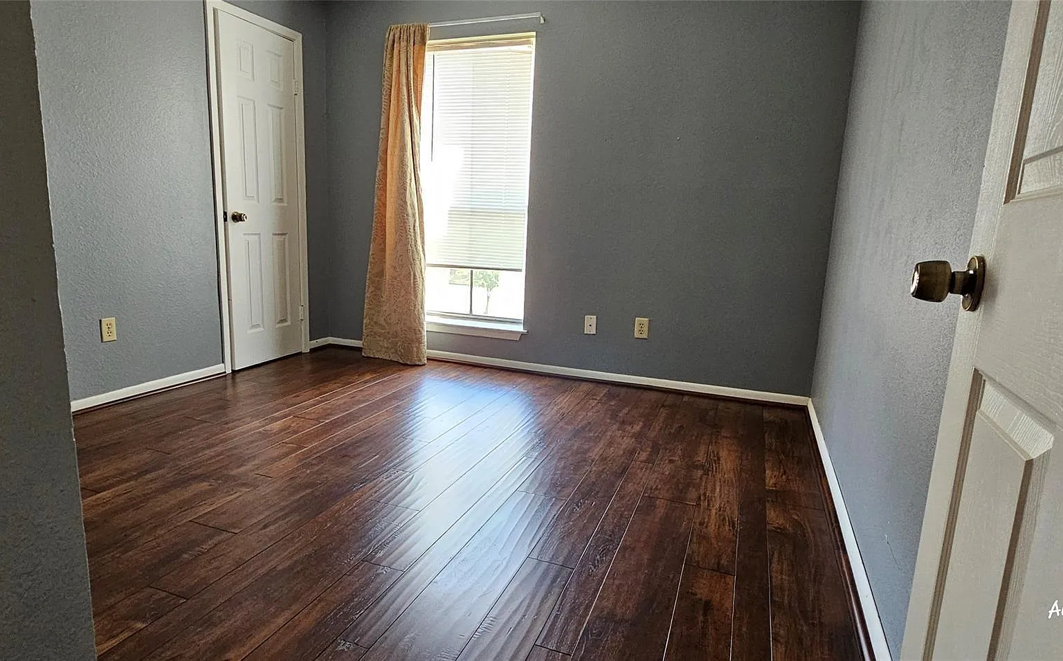2 bed, 1.0 bath, 864 sqft, $1,250 — Photo 4