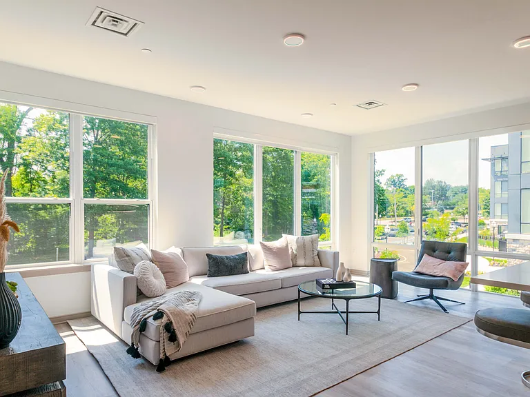 Enclave at Raritan — Photo 14