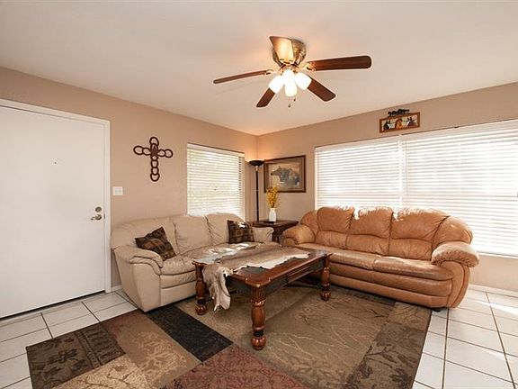 4th image of 14657 Pine Glen Cir
