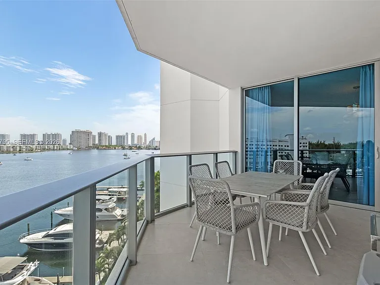 17111 Biscayne Blvd #603 — Photo 23