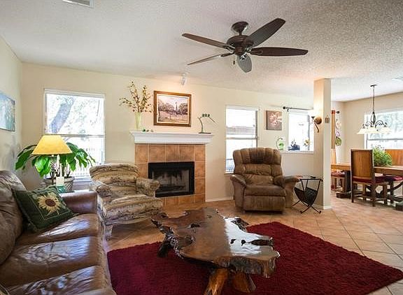 3rd image of 1303 Cedar Hills Blvd