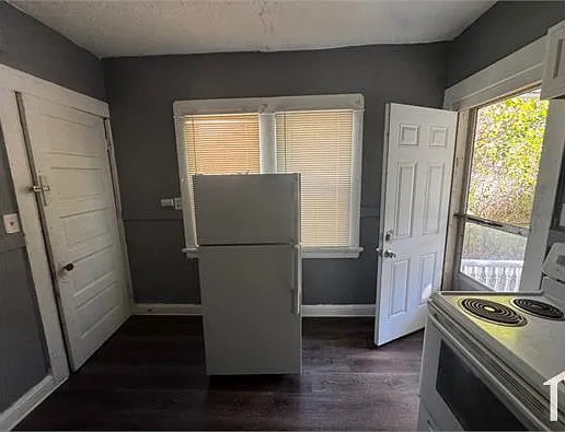 10006 Pierpont Ave — Photo 7