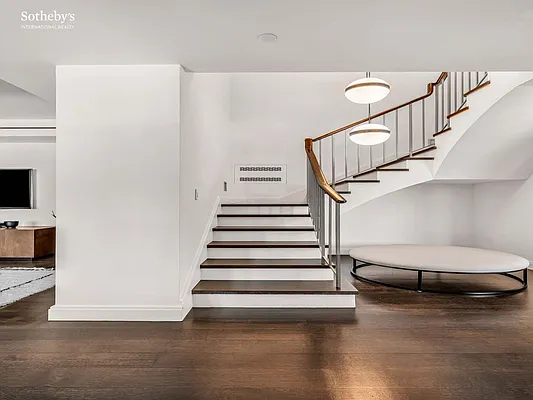 Rented by Sotheby's International Realty | media 16