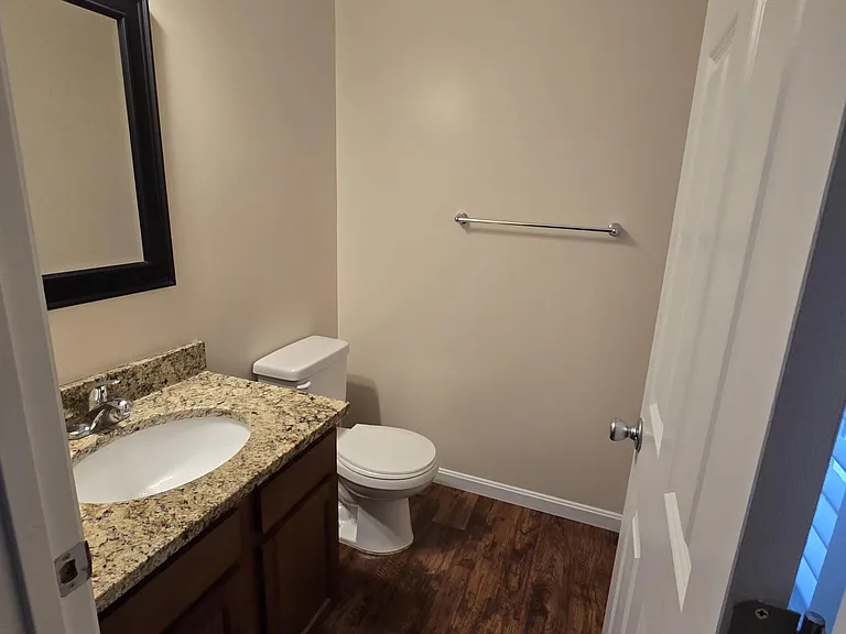 1514 Singh St — Photo 2