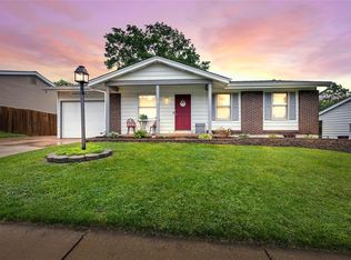 662 Green Hedge Dr, Fenton, MO