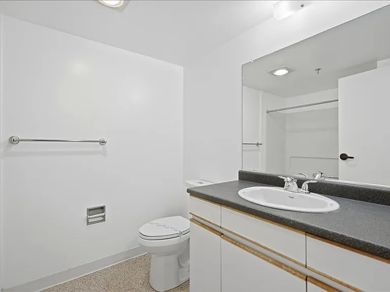 West Park Place — Photo 35
