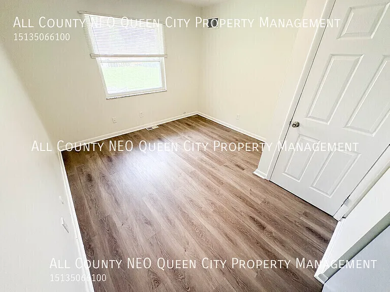 2725 McCall St — Photo 14