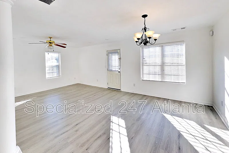 3 bed, 2.5 bath, 1476 sqft, $1,695 — Photo 4