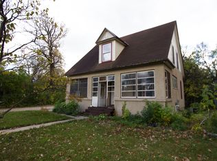 610 1st St E, Thief River Falls, MN 56701