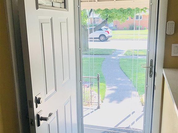 3rd image of 25247 Campbell Ave