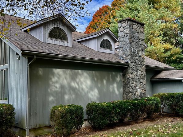 162 Pequot Trl, Pawcatuck, CT 06379