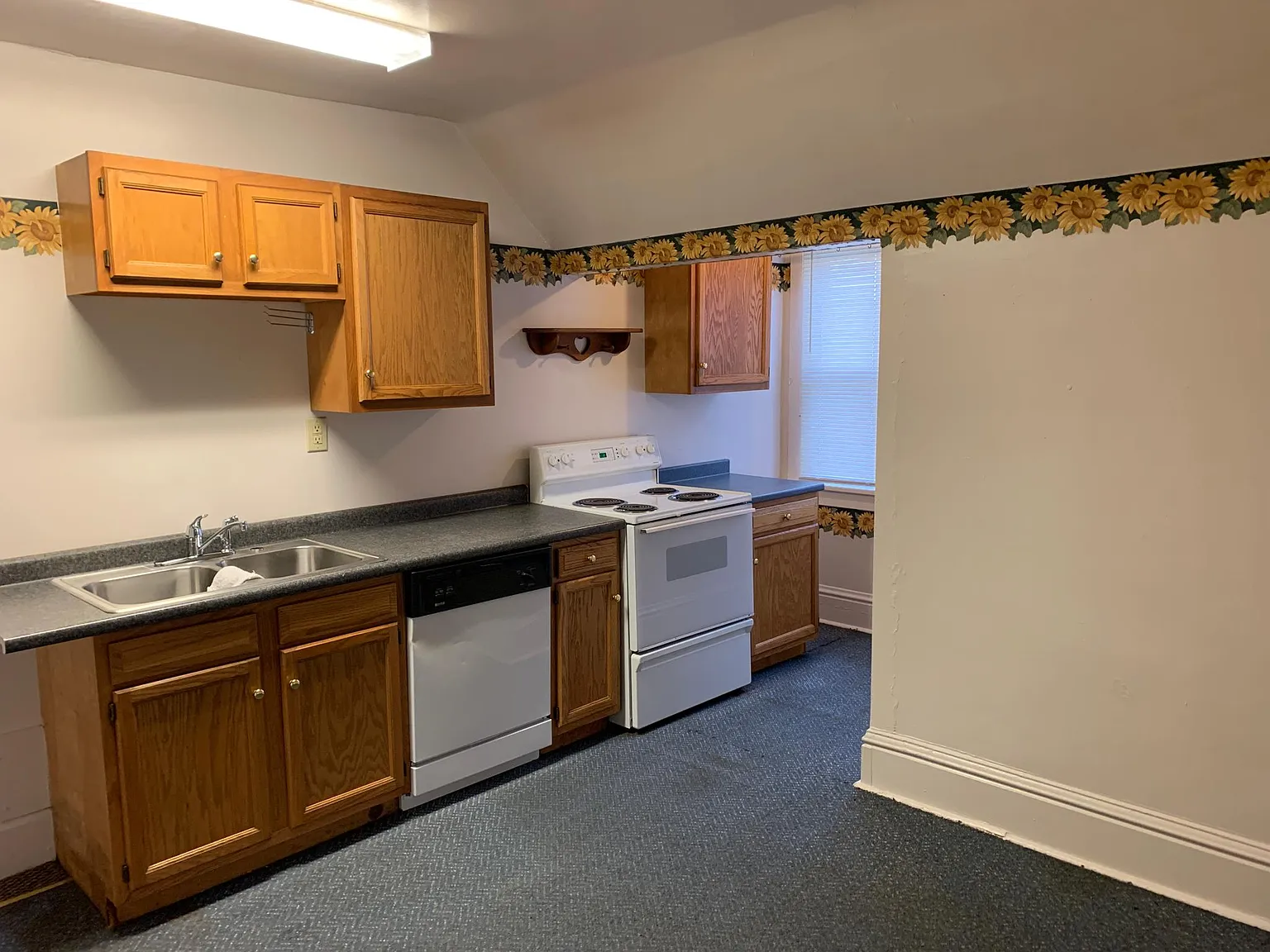 2 bed, 1000 sqft, $650 — Photo 1