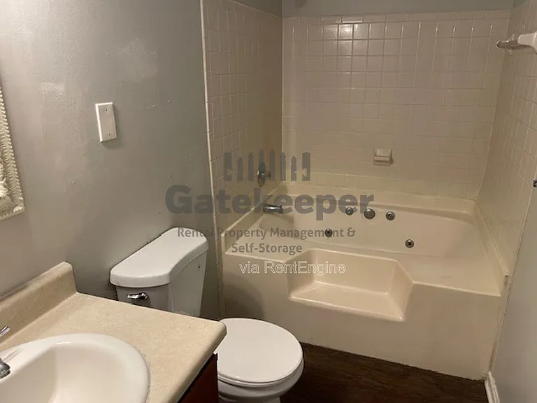 2871 Old South Dr — Photo 11