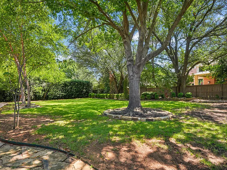 1125 Longford Cir — Photo 48