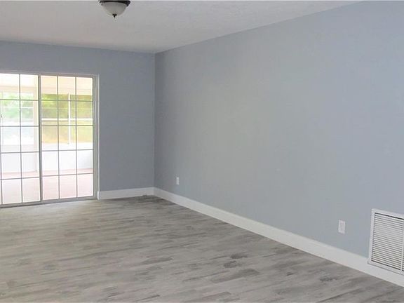 3rd image of 2326 Eastbrook Blvd