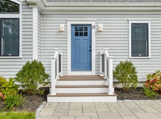 12 Leeshore Dr, Mashpee, MA 02649