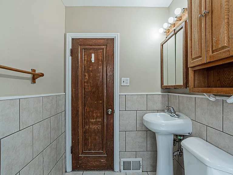 3715 Ames St — Photo 4