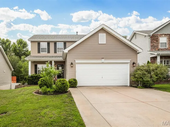 210 Flint Brook Dr, O'Fallon, MO 63366