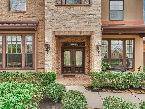 2nd image of 107 Quintana Ct