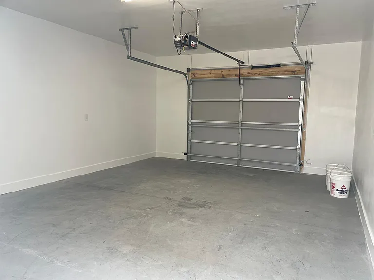 549 E Gwinnett St — Photo 24