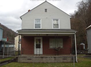 204 Laurel Boomer St, Boomer, WV 25031