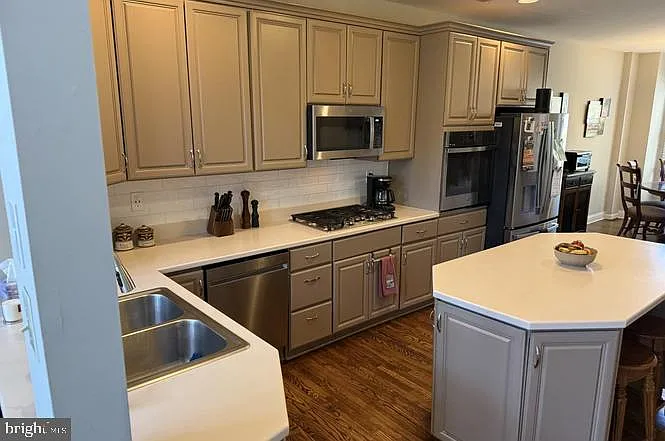 88 Granville Way — Photo 20