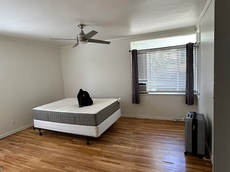 447 Landfair Ave #6 — Photo 4