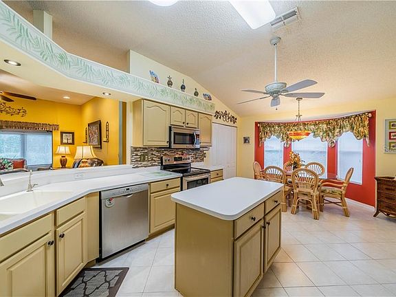 5th image of 970 Villeroy Greens Dr #29