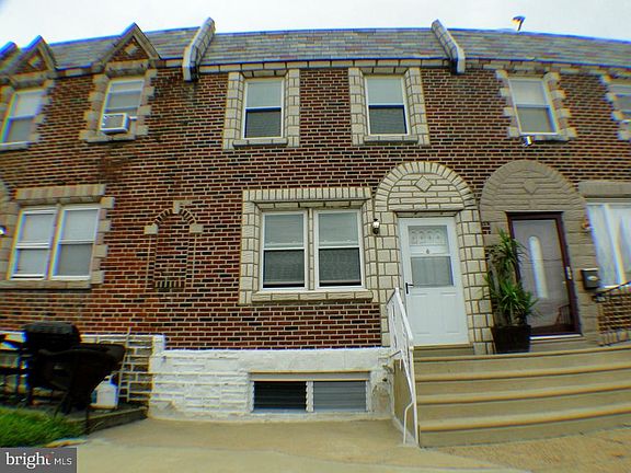 3rd image of 2915 Devereaux Ave