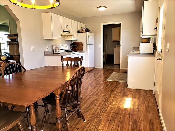 3rd image of 117 Flippo Dr