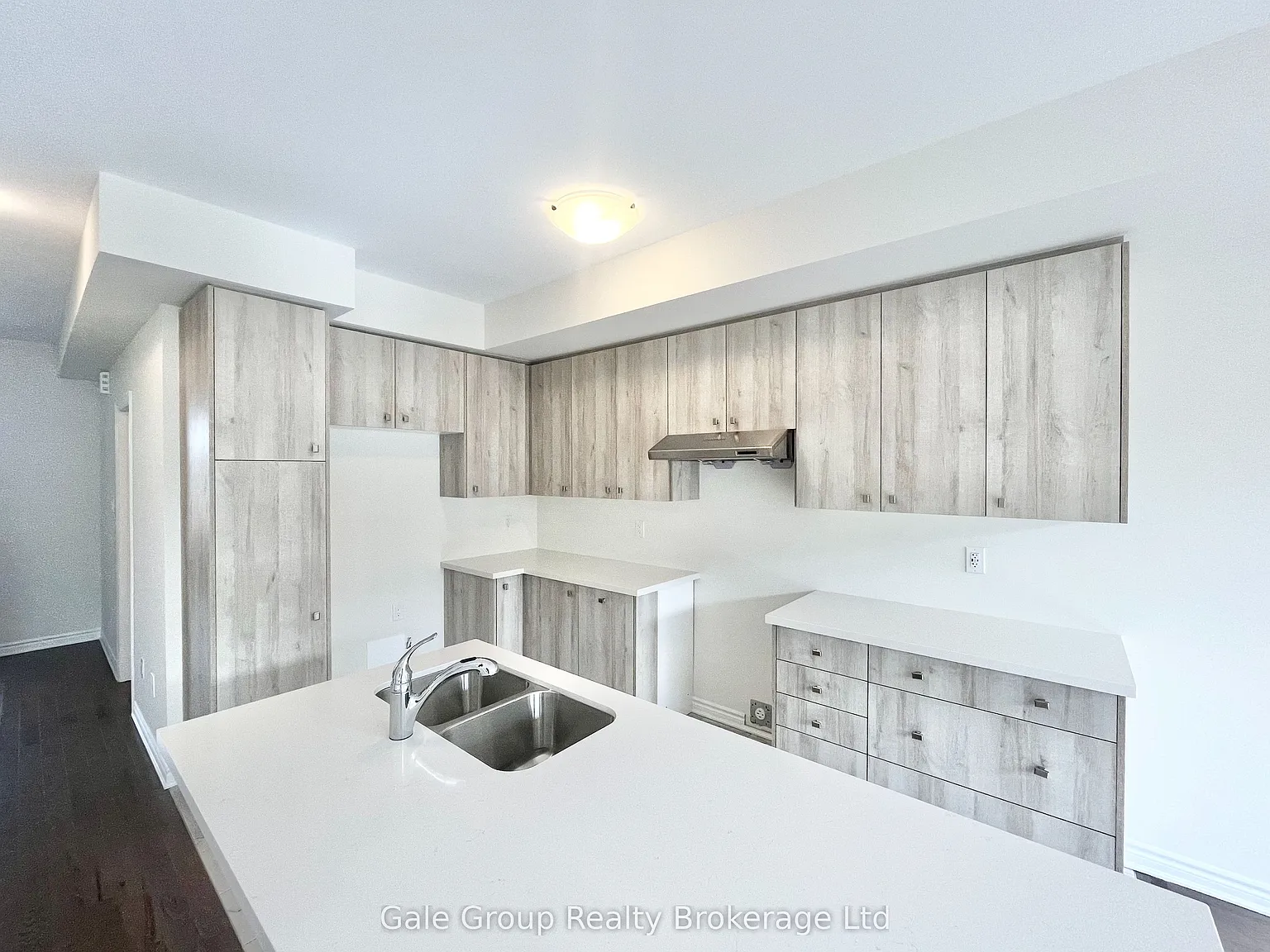 4 bed, $2,900 — Photo 3