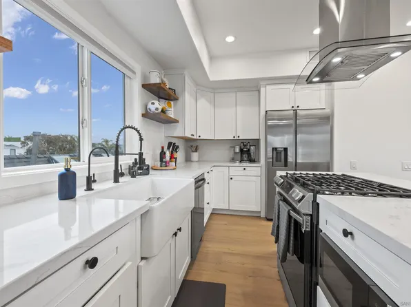 727 Ostend Ct, San Diego, CA 92109