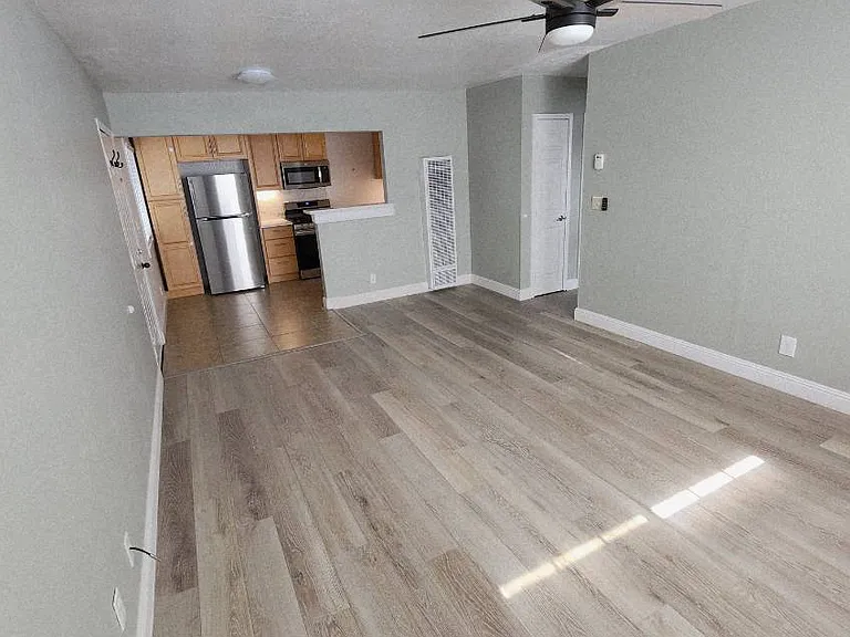 229 Tennessee St #D — Photo 18