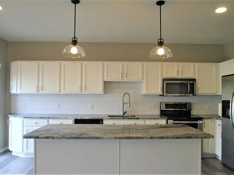 3243 Camden Dr #118 — Photo 10