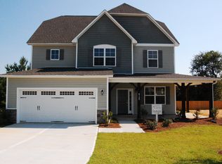 4115 Hunting Path Dr, Hope Mills, NC 28348