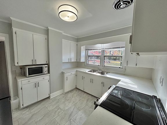 4th image of 407 Kenwood Ave