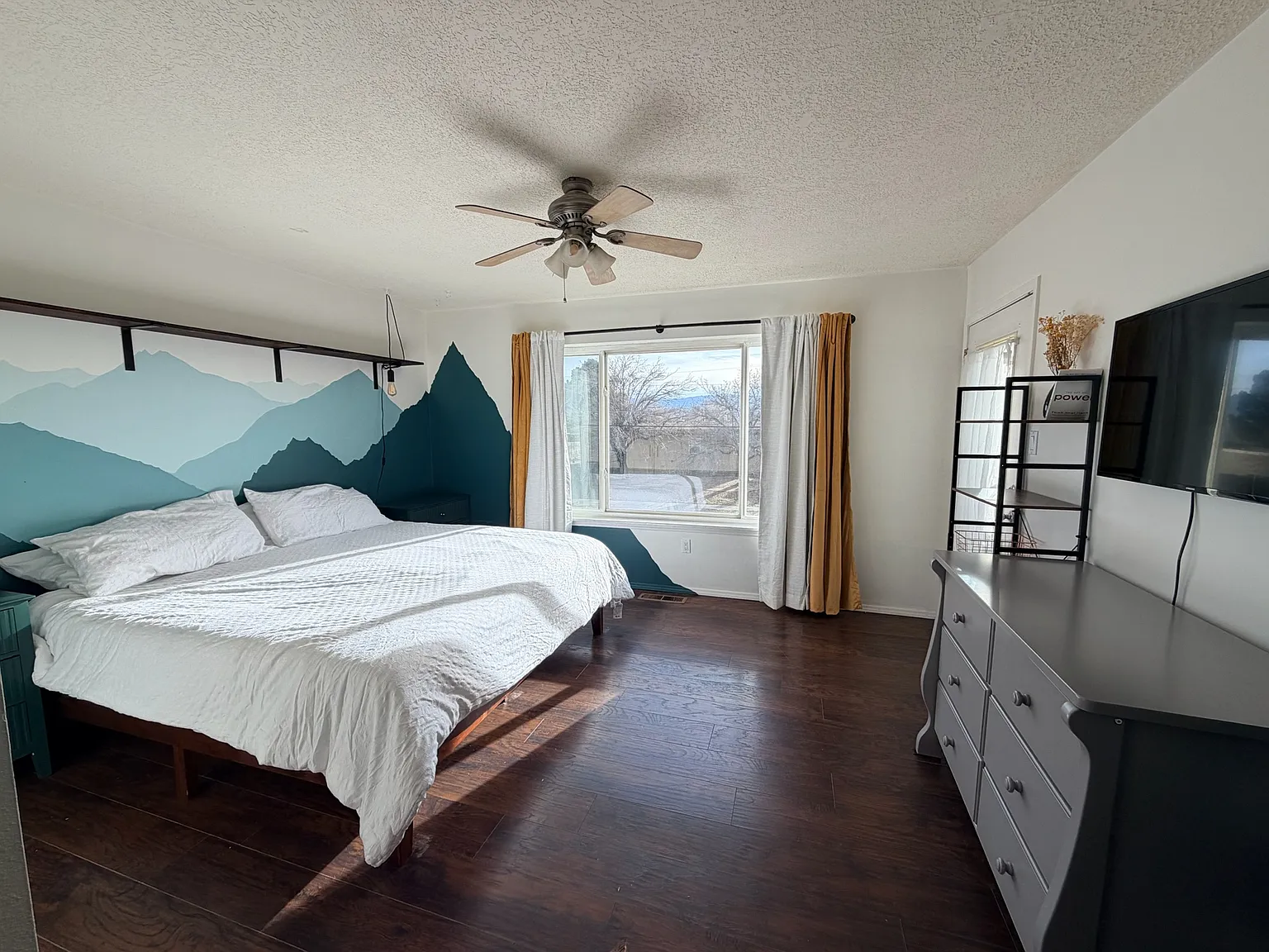 3 bed, 1545 sqft, $1,995 — Photo 3