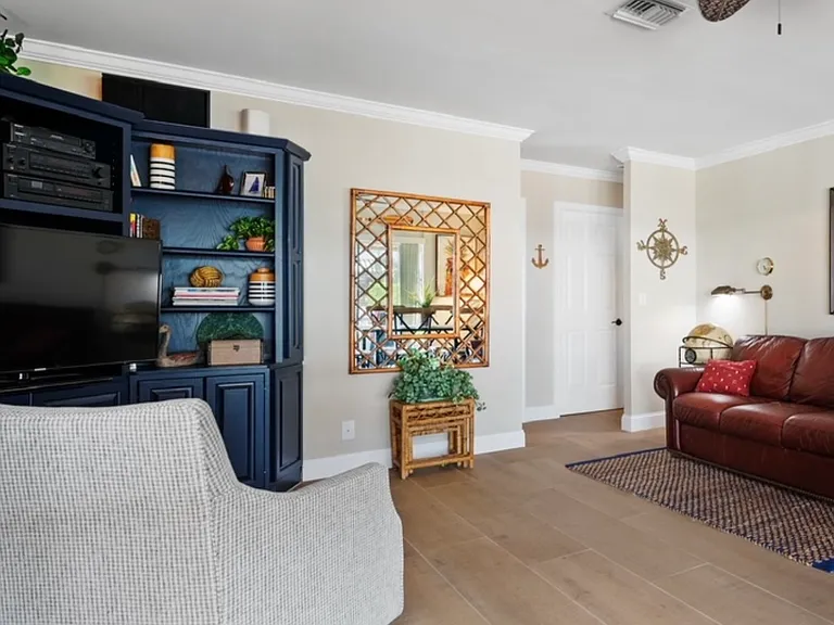 1090 Fairview Ln — Photo 34