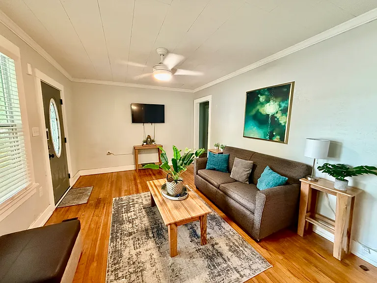 2624 W Desoto St #A — Photo 9