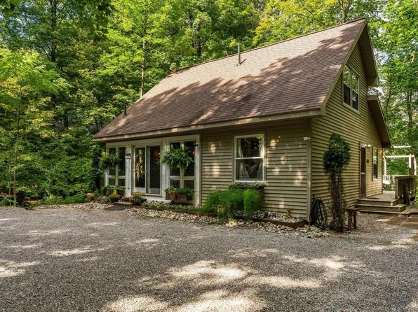 2559 Chaperon Dr, Traverse City, MI 49696