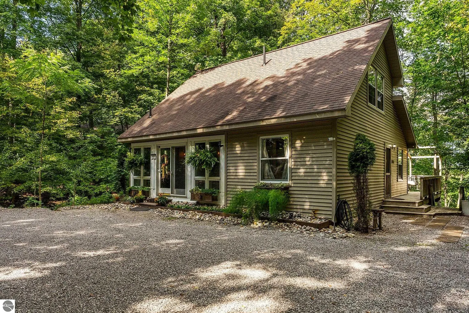 2559 Chaperon Dr photo 1